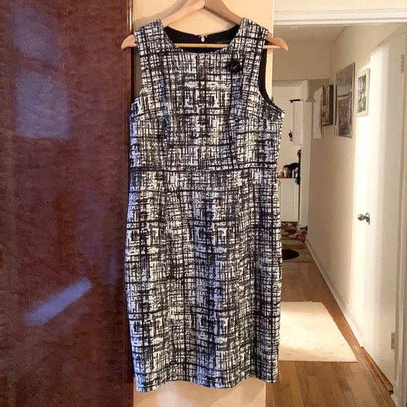 Tommy Hilfiger Dresses & Skirts - Tommy Hilfiger sleeves dress